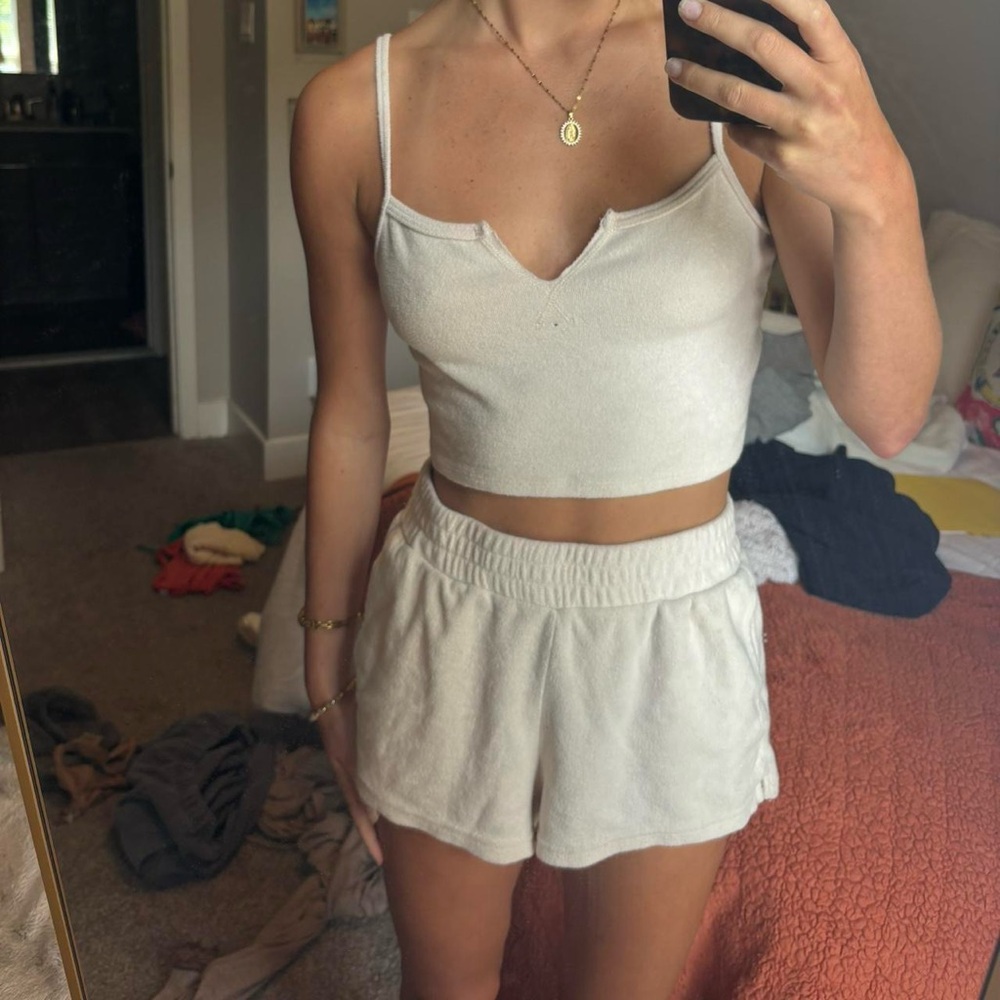 PacSun Cream Ribbed V-Notch Crop Tank and Lounge Shorts Set
